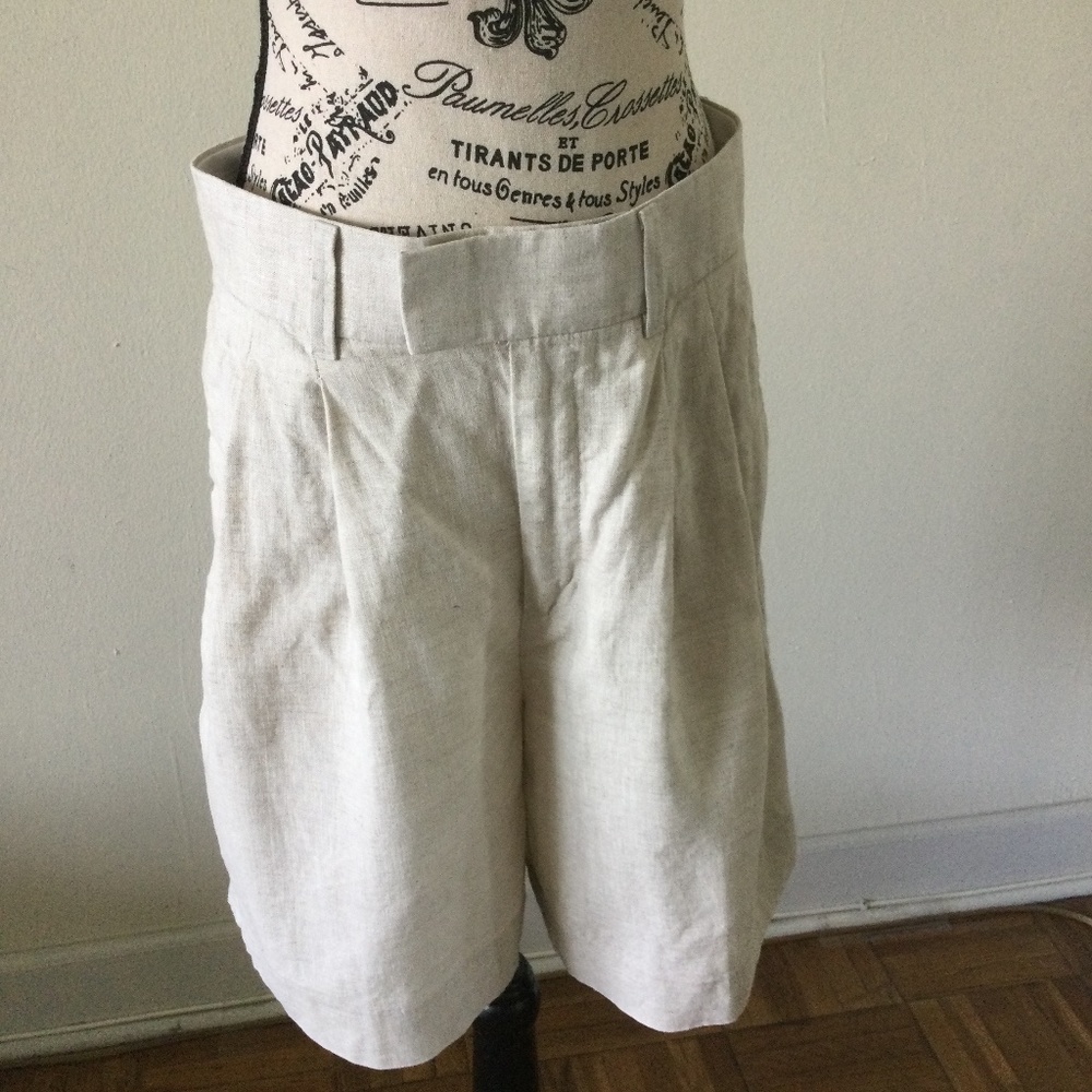 Banana Republic Linen Pleated Shorts